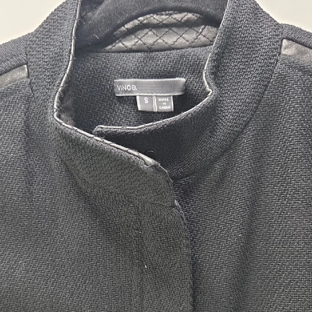 Vince Black Textured Blazer - Picture 4 of 11